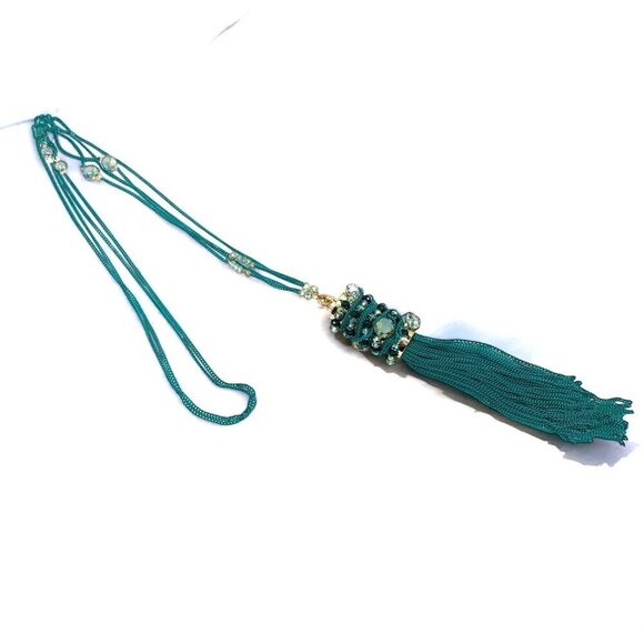Green Chainlink Necklace With Boho Jewel Tassel Pendant Extra Long Gold Accents - Picture 6 of 8